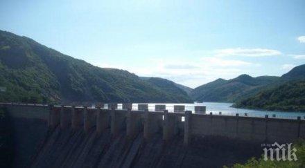 язовира преливат контролирано страната