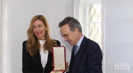 ангелкова удостоена висш държавен орден италия снимка