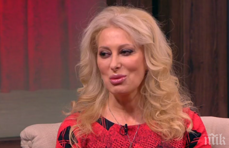 НЕОЧАКВАНО: Шефката на Музикалния театър била... акушерка 