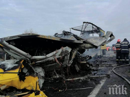 СТРАШНО МЕЛЕ: Български тираджия загина при адска катастрофа в Румъния (СНИМКИ)