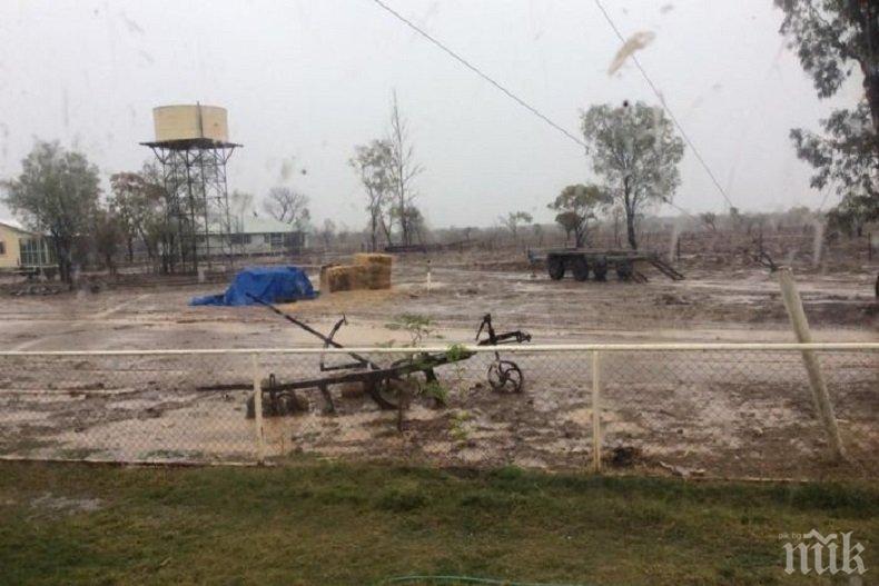 Наводнения и рекордни валежи в австралийския щат Куинсланд