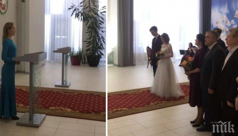 Когато женихът помоли приятелите си да дойдат на сватбата му в костюми (ВИДЕО)