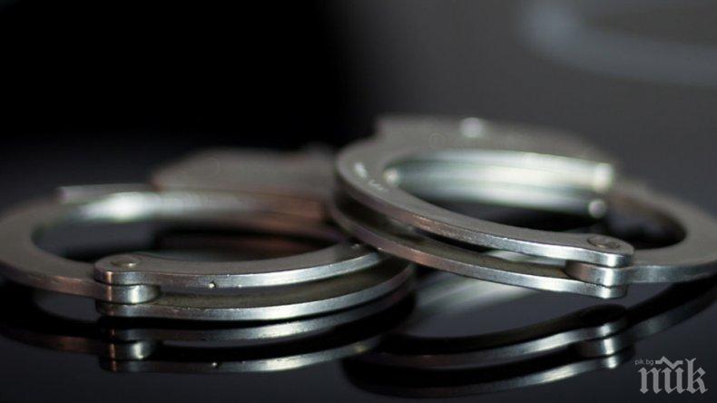 СПЕЦАКЦИЯ В НОВАЧЕНЕ: Полицаи закопчаха 9 души