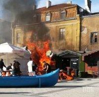 ИЗВЪНРЕДНО: Огромен пожар в центъра на Бургас. Гори павилион до храма 