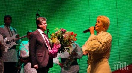 пик ретро николина чакърдъкова вдига сватба първанов