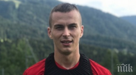 чуждестранен бранител отдалечава рязко червените