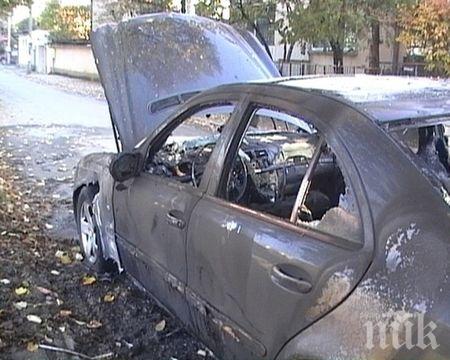 ОГНЕНА ВЕНДЕТА: Запалиха мерцедес с коктейл Молотов