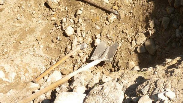 НА МЕСТОПРЕСТЪПЛЕНИЕТО: Спипаха иманяри по време на разкопки