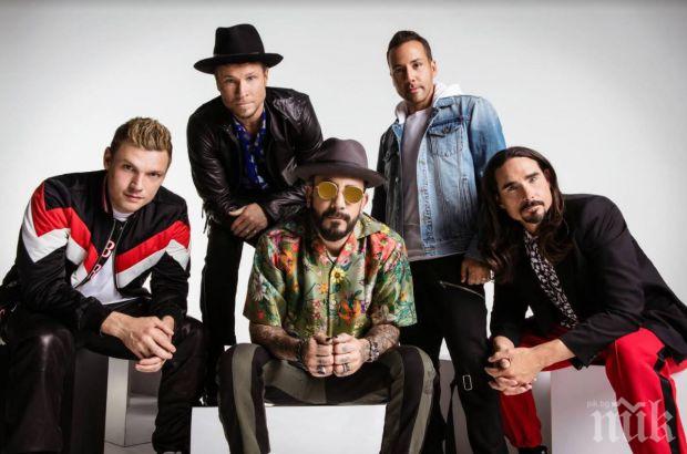 Идолите на тийнейджърките от 90-те с ударно завръщане - Бекстрийт бойс разбиха всички класации 