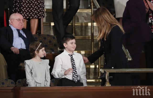 Тормозеният в училище Джошуа Тръмп специален гост на речта на Доналд Тръмп