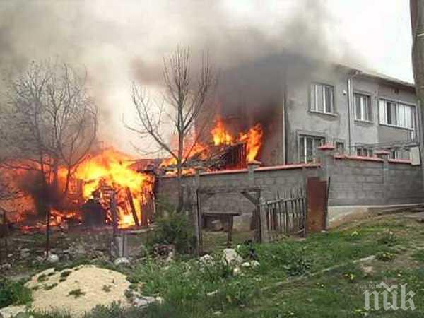 42-годишна жена с опасност за живота след огнен ад в дома й