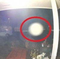 МИСТЕРИЯ: Охранителна камера на къща записа тайнствен посетител (ВИДЕО)