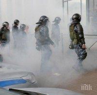 Протести в Русия, подкрепят арестувана правозащитничка 