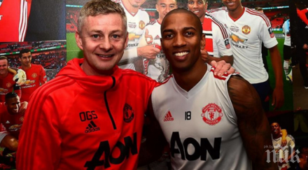 универсален боец преподписа ман юнайтед