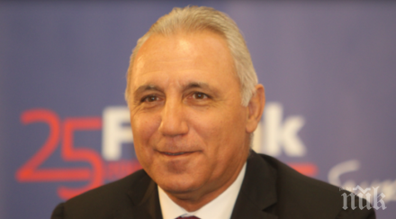 червените поздравиха стоичков