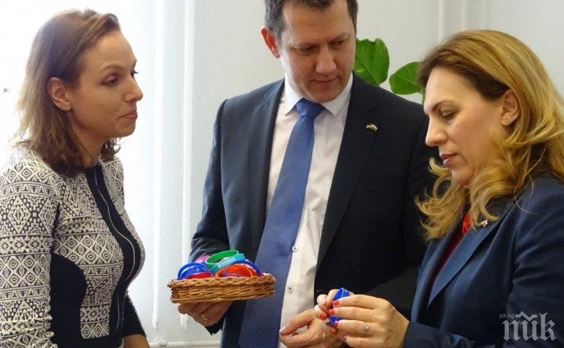 Вицепремиерът Марияна Николова обсъжда интеграцията на уязвимите групи в Унгария