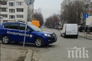 Кола на жандармерията влезе в насрещното в "Люлин"