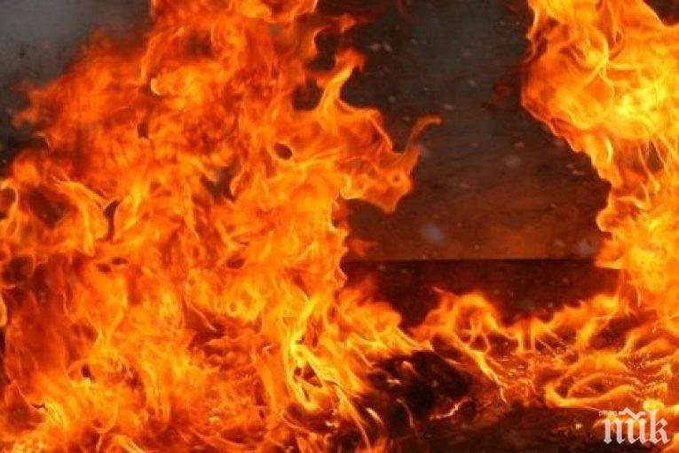 Млад мъж изгоря при пожар в къща