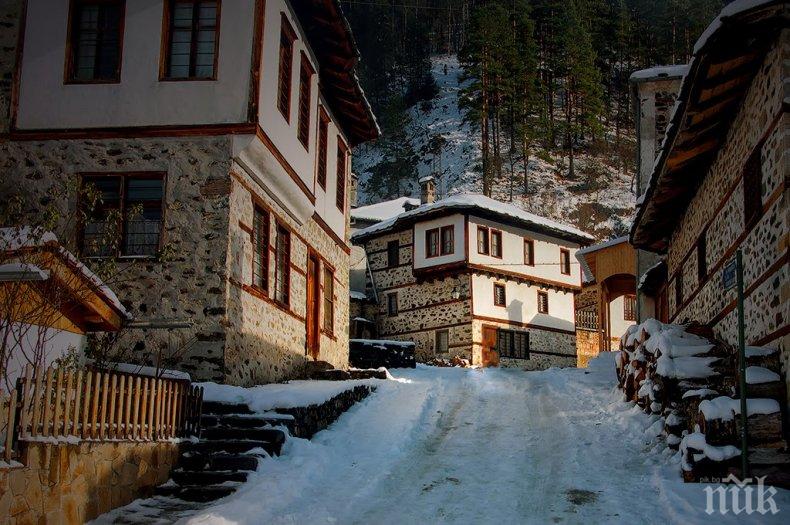 Макети на прочути родопски къщи показват в музей-галерия Владимир Рилски в Широка лъка