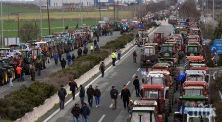 протестиращите гръцки фермери настояват среща вицепремиера янис драгасакис
