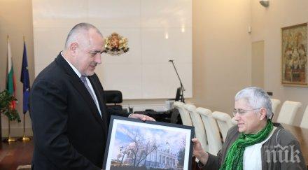 първо пик борисов срещна архитекта реставрирал желязната църква стефан истанбул снимки