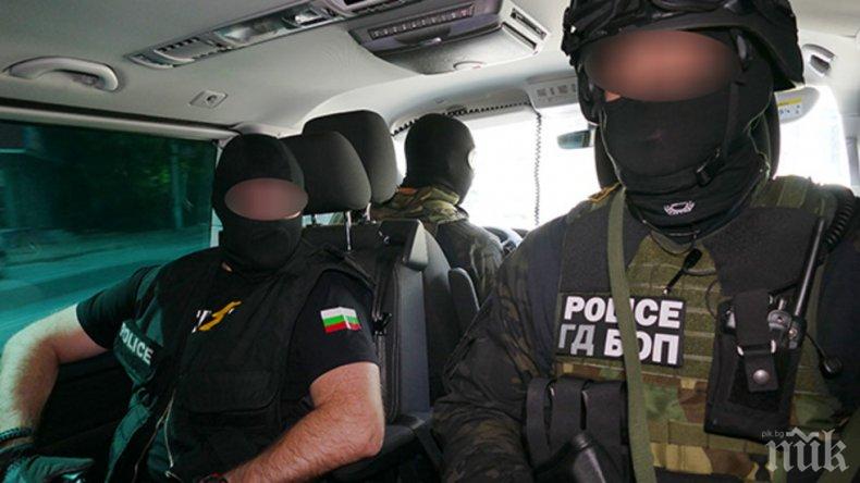 ИЗВЪНРЕДНО: Мащабна акция на ГДБОП и ДАНС тази нощ в Благоевград - задържани са над 10 души