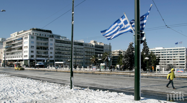 Гърция в плен на лошото време. Проблеми с електрозахранването и транспорта в страната