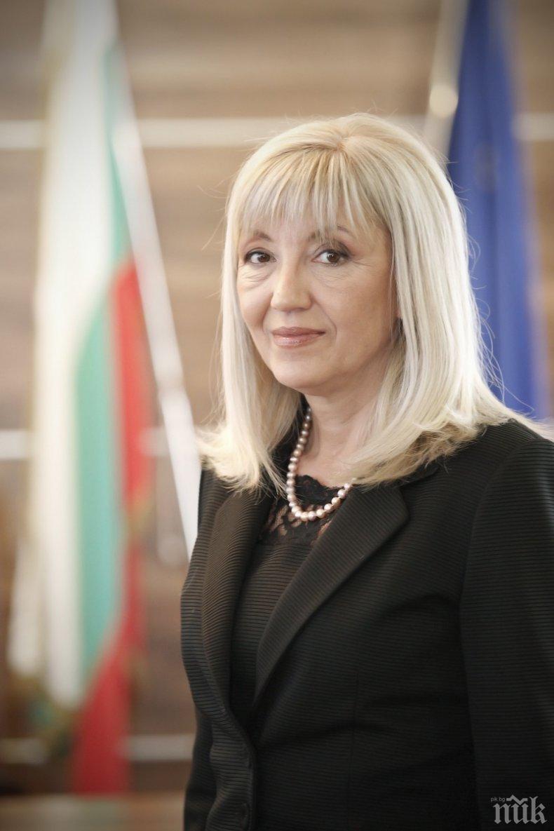Депутатите разискват електронните винетки с министър Петя Аврамова 