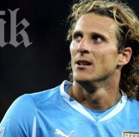 Диего Форлан заседна в асансьор в Бразилия