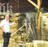 Храмът край Старосел пред рухване, зарязан от бившия министър Рашидов