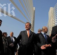 Еврокомисар Йоханес Хаан бесен на нашия транспортен министър 