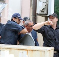 Депутатът Йордан Цонев също опита от народната любов (снимки)