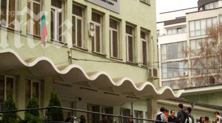 перверзник немската гимназия предлагал секс момчета