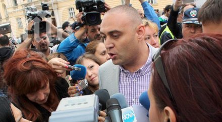 нападат депутати дпс викове боклук ритници обновена