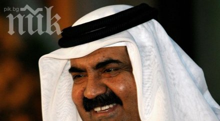 емирът катар оттегля властта