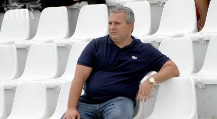 мощен таксиджия става финансов бос локомотив