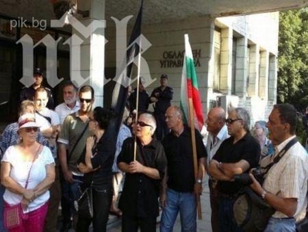 Областният управител на Пловдив в пряк диалог с протестиращите