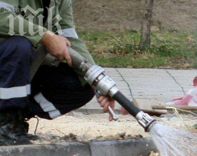 Пожарникари предотвратиха теч от газопровод