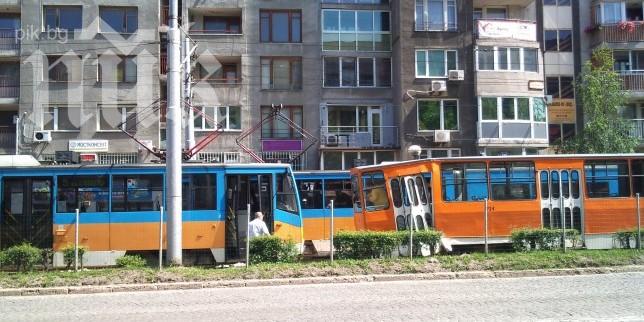 Трамвай горя в кв. Хиподрума