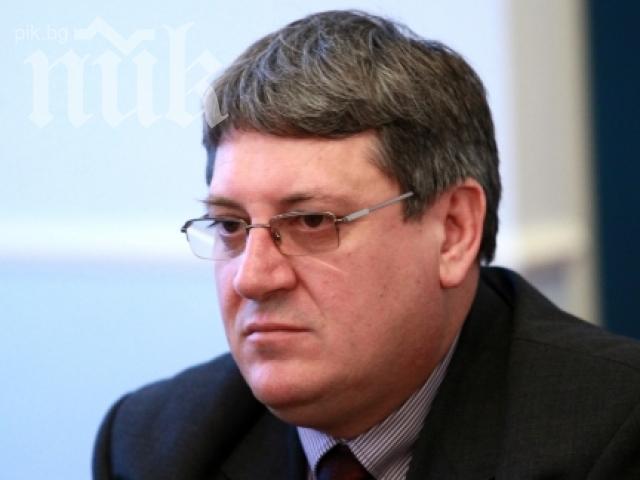 Шефът на НЗОК: Касата няма да фалира, това са спекулации