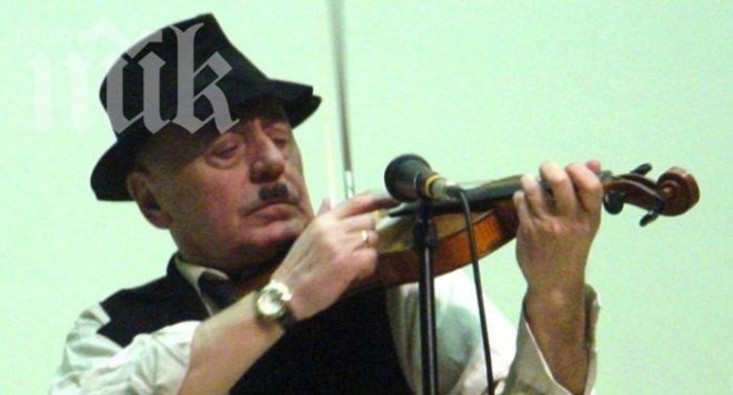 Тодор Колев осъдил търговец, презаписал нелегално негов албум