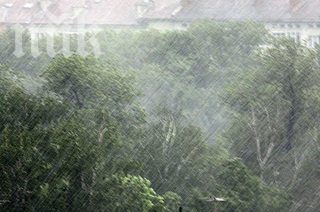 Апокалипсис в София! Градушка блокира магистрала Тракия