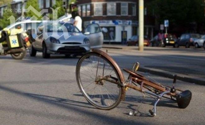 Дядо помете с колата си 23-годишен колоездач