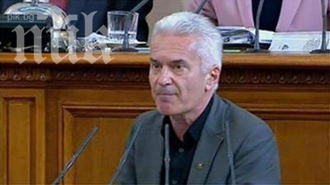 Сидеров: Протестиращите са хулигани, извършват терористични действия