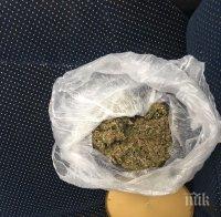 НЯМА КРАЙ: Четирима с наркотици закопчани в Пловдив