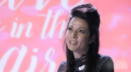 адреналинката ени покори америка