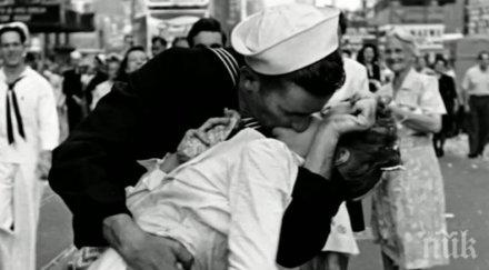 почина героят емблематична военна снимка