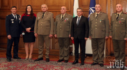 сащ отличиха български офицери