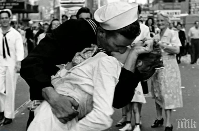 Почина героят от емблематична военна снимка