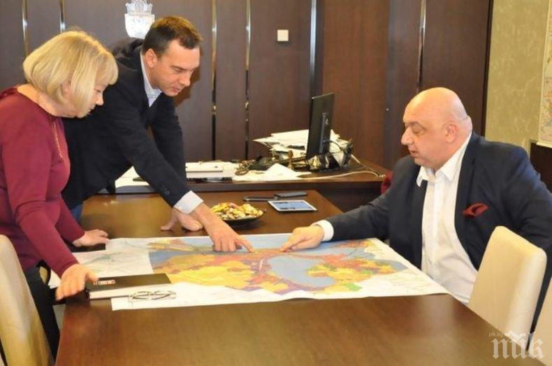 Спортният министър и кметът на Бургас обсъдиха възможностите за изграждане на нов стадион в града